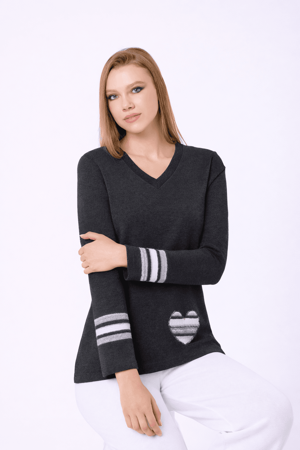 V NECK SWEATER WITH HEART — view 1